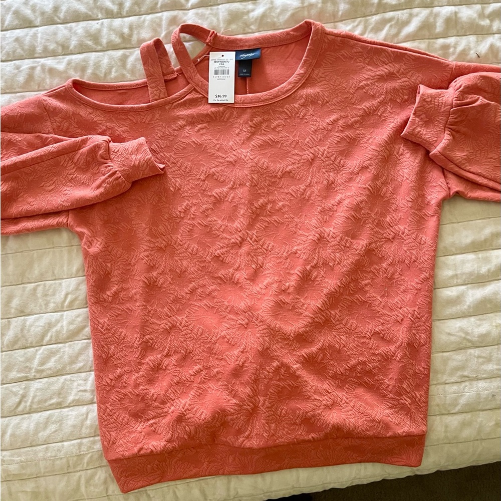 Women’s Coral Textured Sweater from Buckle NWT